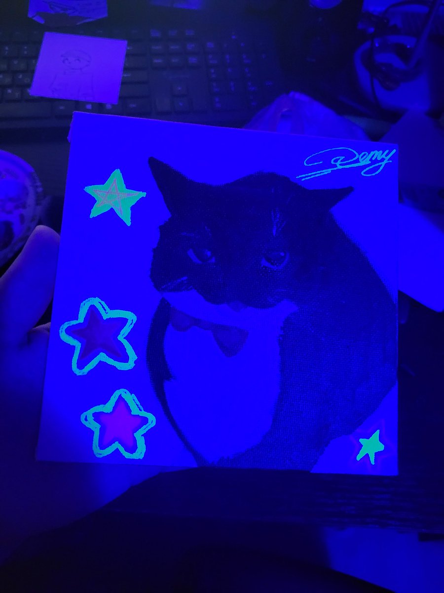 RemySirMaamRemy's tweet photo. no matter how much I hate waking up too late into the day, ill always choose painting over sleeping
(repost cuz I didn't add the correct hashtag)
#Unithecat #Cat #Painting
@unicouniuni3 https://t.co/sIbxzYAW2G