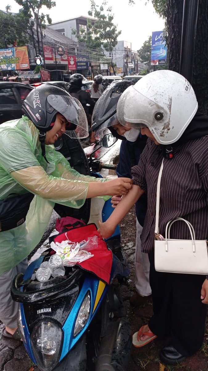 taaadii's tweet photo. okei day 1 jatoh dari motor😋🤟🏻 https://t.co/PpntYkV1ZB