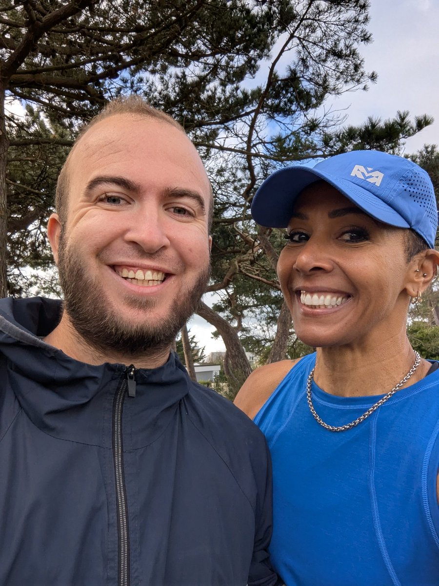 Same start line as a double Olympic gold medalist this morning. Let her win obviously 😂

Class to have Dame Kelly Holmes in Jersey, and at Parkrun!🥇