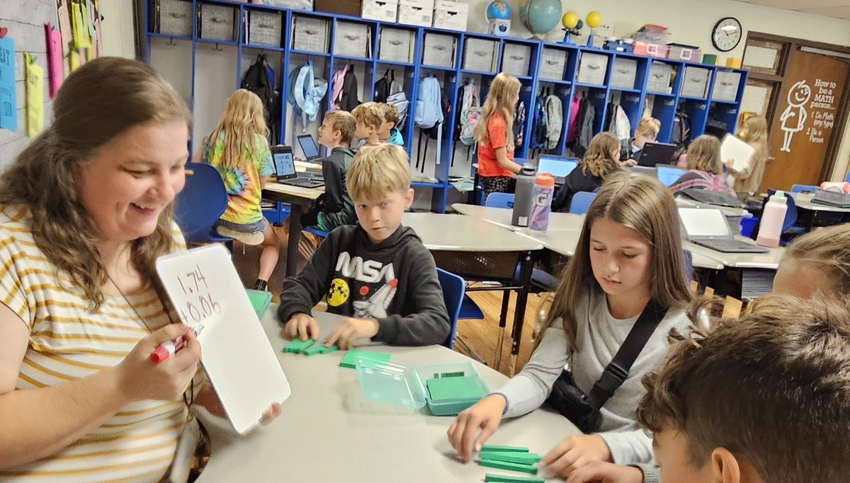 EXCELLENT - Nellie Belkofer's insightful BEAT spotlight on Huntington's Rebecca Ciccozzi was featured on Medina County Life. Nice work Nellie!

Huntington Elementary’s Rebecca Ciccozzi: Creating A Passion for Science medinacountylife.com/online_feature… via @MCLEvents