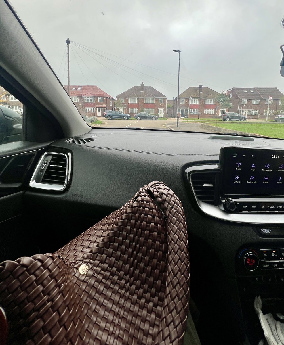 AdeelaCSV's tweet image. Autumn 2025