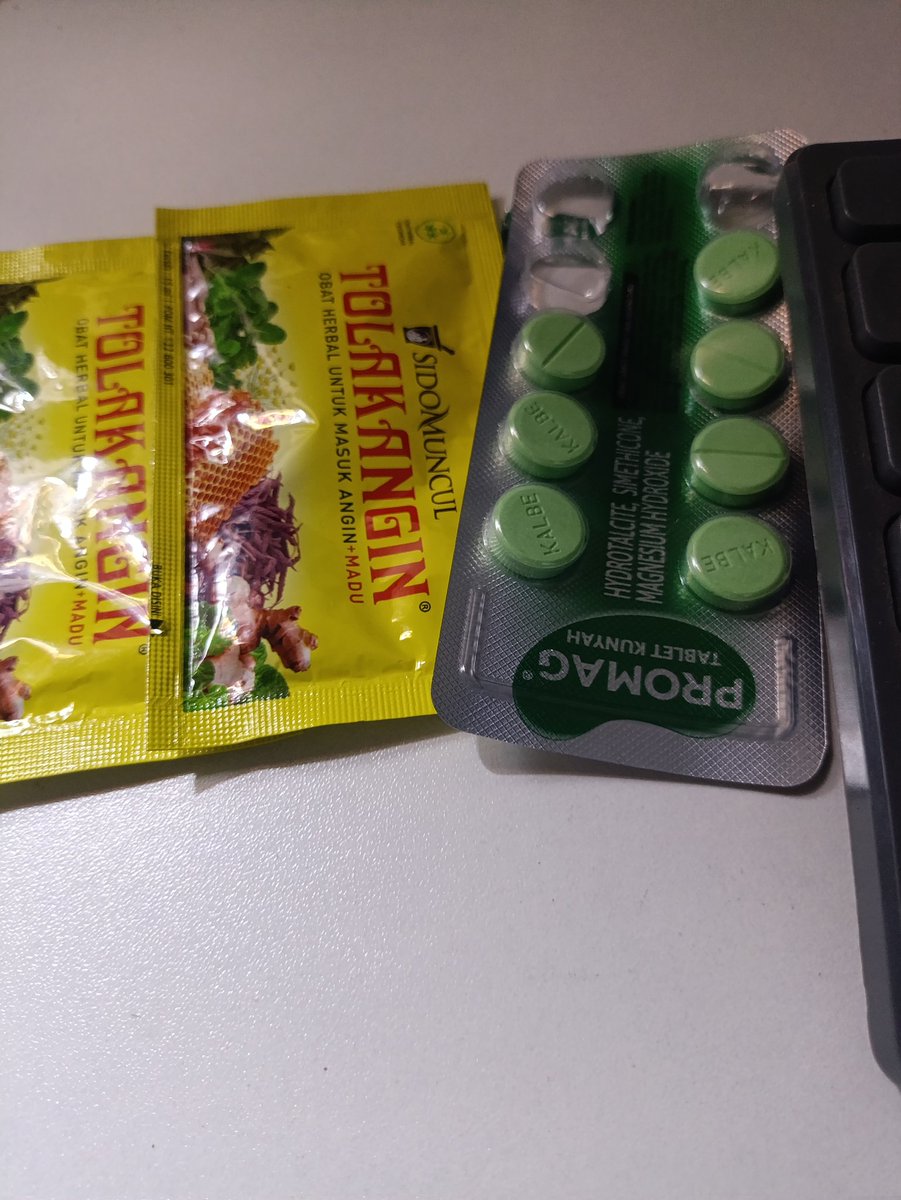 Malem masuk angin smpe kepala kerasa ngambang, istirahat. Terus niat "besok mau ngebut smpe selesai pokoknya"

Bangun² asam lambung naik sampe buat napas aja nyeri ditambah dilep. Beh nyut² banget ini perut😭