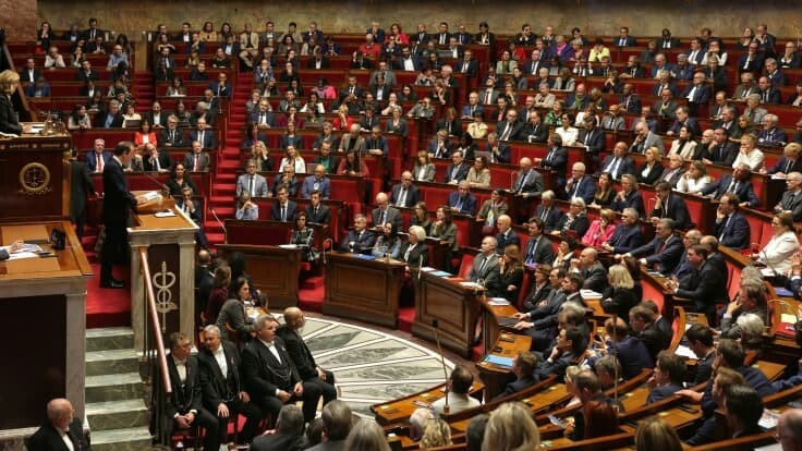 BFMTV's tweet image. 🔴 EN DIRECT 
Budget: l'amendement des Républicains sur la défiscalisation des heures supplémentaires adopté par les députés
l.bfmtv.com/H3v7