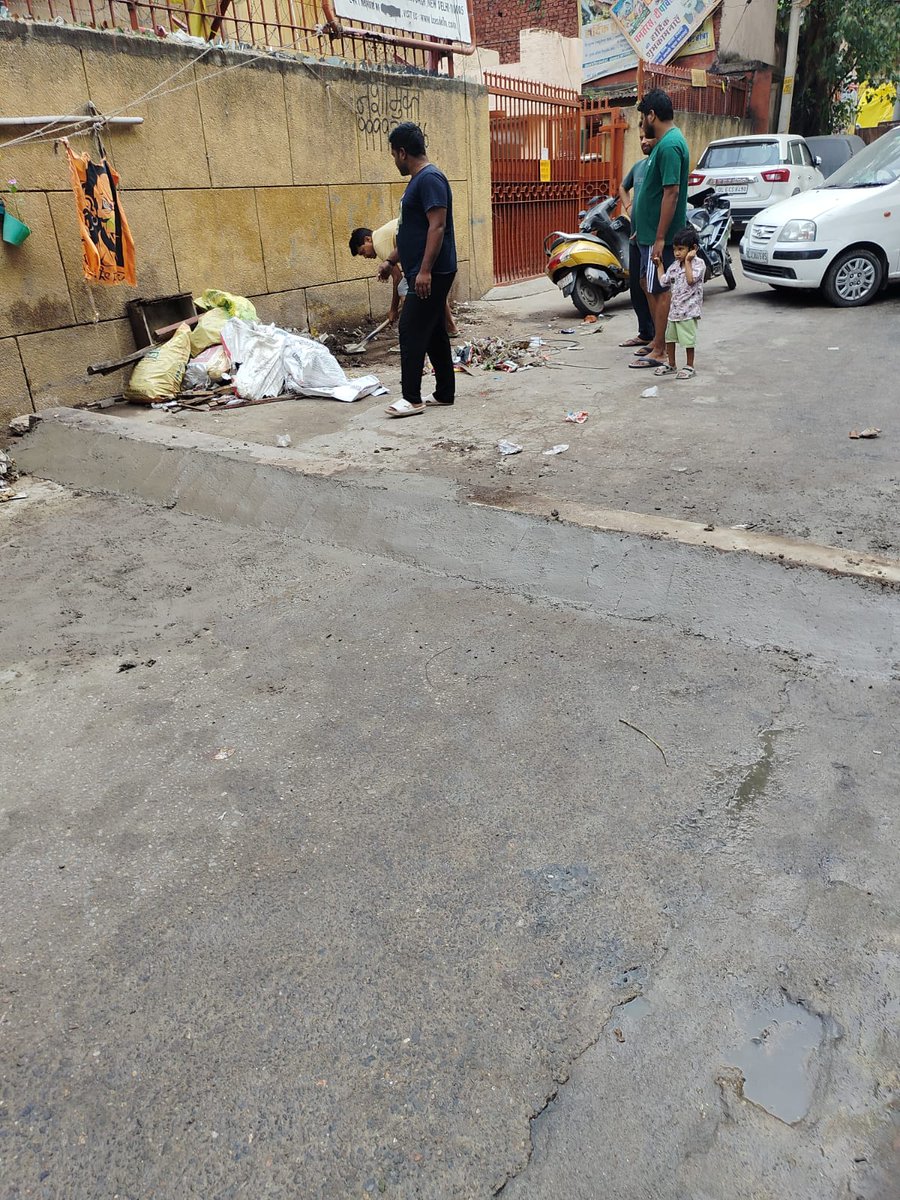 ManishChadhaBJP's tweet image. जनता की समस्याओं को तुरंत संज्ञान में लेते हुए 350 झुग्गी के पास रिपेयर का कार्य कराया

मेरा काम ही मेरी पहचान है 
जनता की सेवा करना ही मेरा लक्ष्य है।।
#NarendraModi #JPNadda #BansuriSwaraj #RekhaGupta #VirendraSachdeva  #ManishChadhaBJP #हमारा_संकल्प_विकसित_दिल्ली