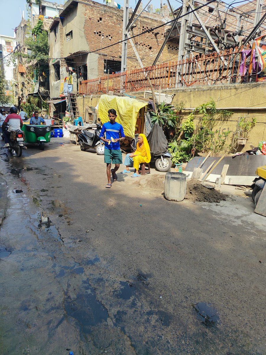 ManishChadhaBJP's tweet image. जनता की समस्याओं को तुरंत संज्ञान में लेते हुए 350 झुग्गी के पास रिपेयर का कार्य कराया

मेरा काम ही मेरी पहचान है 
जनता की सेवा करना ही मेरा लक्ष्य है।।
#NarendraModi #JPNadda #BansuriSwaraj #RekhaGupta #VirendraSachdeva  #ManishChadhaBJP #हमारा_संकल्प_विकसित_दिल्ली