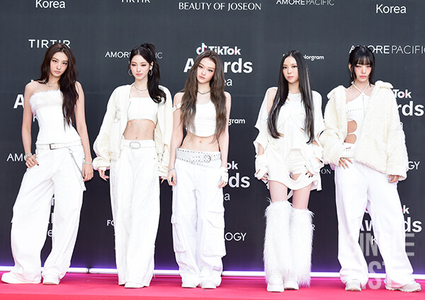 G4GVZAEWAAATBgU?format=jpg&name=small