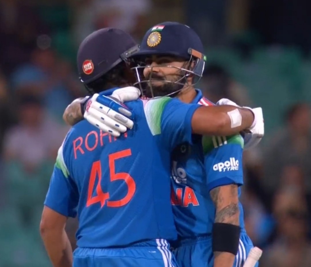 hyperkohli's tweet image. Many like me grew up between these pics ♥️