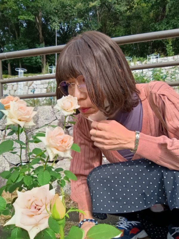 東山みちる🐬女装🍆 (@js19michiru) on Twitter photo 先日の花博記念公園で撮ったものです🌹
最近は秋が短いので、こんな風にお花を楽しめる期間も短くなっているのが残念ですね😔 先日の花博記念公園で撮ったものです🌹
最近は秋が短いので、こんな風にお花を楽しめる期間も短くなっているのが残念ですね😔