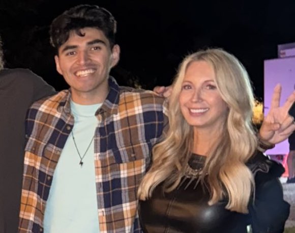 Baby when I saw April on the end?! She looks INCREDIBLE considering BB6 was damn near 20 years ago. I wasn’t a fan of hers at the time (the friendship irked my soul) but watching back now EVERYONE from that season iconic af #bb27