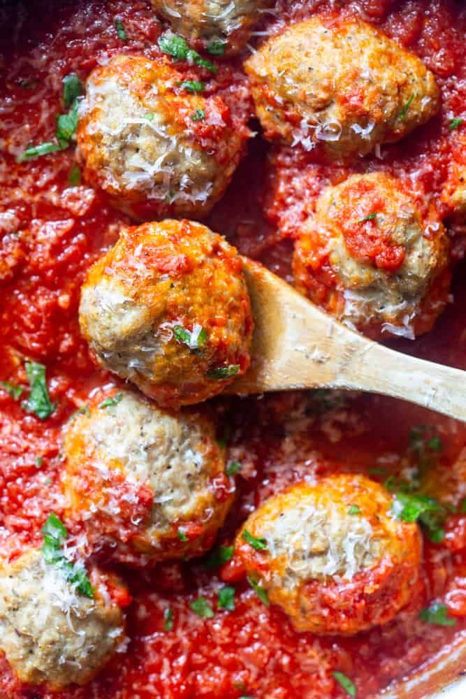 ModulationWheel's tweet image. Turkey Ricotta Meatballs with marinara sauce, topped with parsley and parmesan cheese.  (Turkey Ricotta Meatballs) buff.ly/9yxVbUO