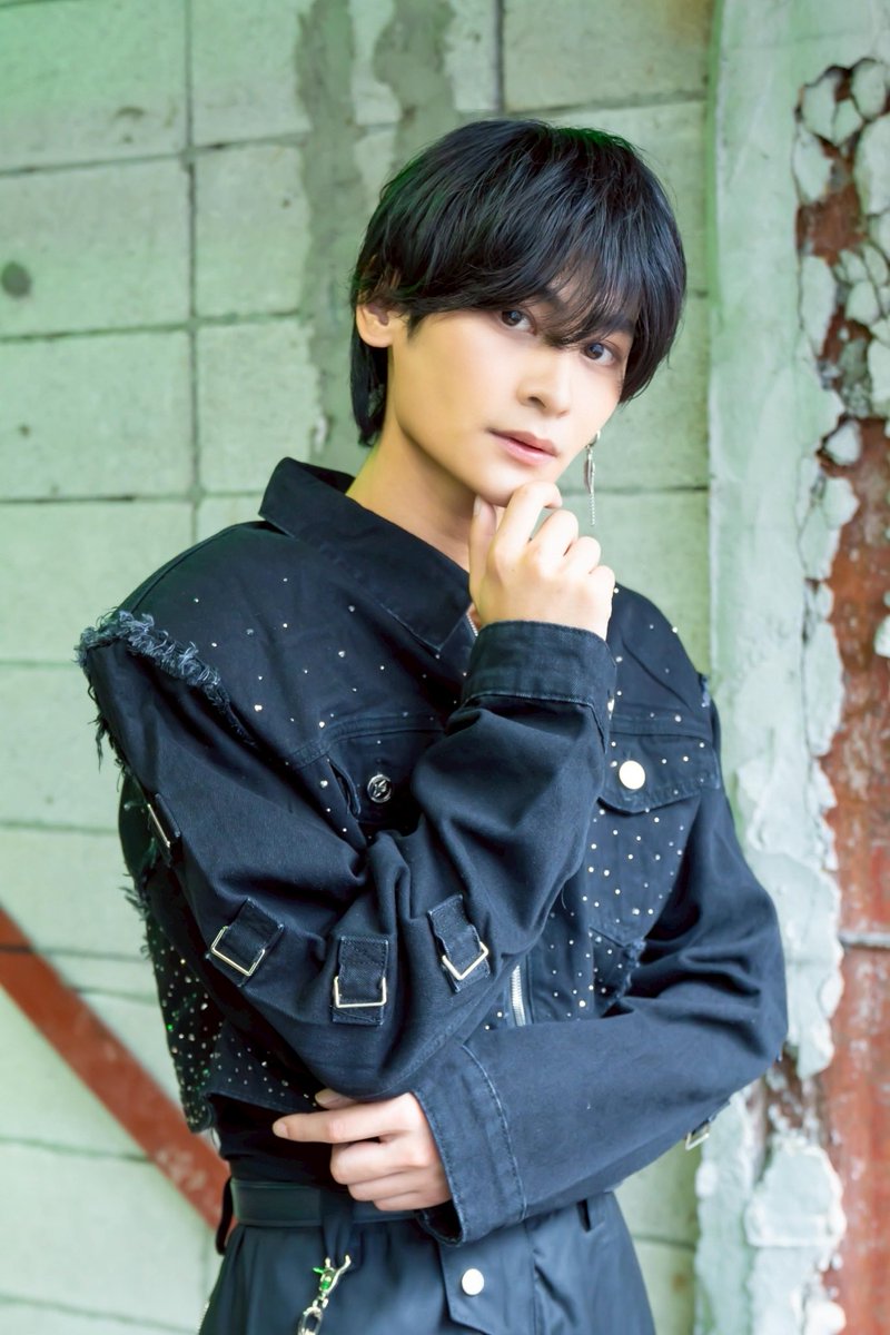 ◥◣ ✨新アー写公開✨◢◤

╭━━━━━━━━━━━━╮

🧡藤本・アリザバル・拓巳 
Takumi • Arizabal • Fujimoto
　　　　<a href="/arizabal_vii/">藤本アリザバル拓巳(FUJIMOTO ARIZABAL TAKUMI)</a> 

╰━━━━━VII━━━━━╯

リポスト＋♡ = 500 達成で...
NEXT Member 新アー写公開💎

#VII(septem)