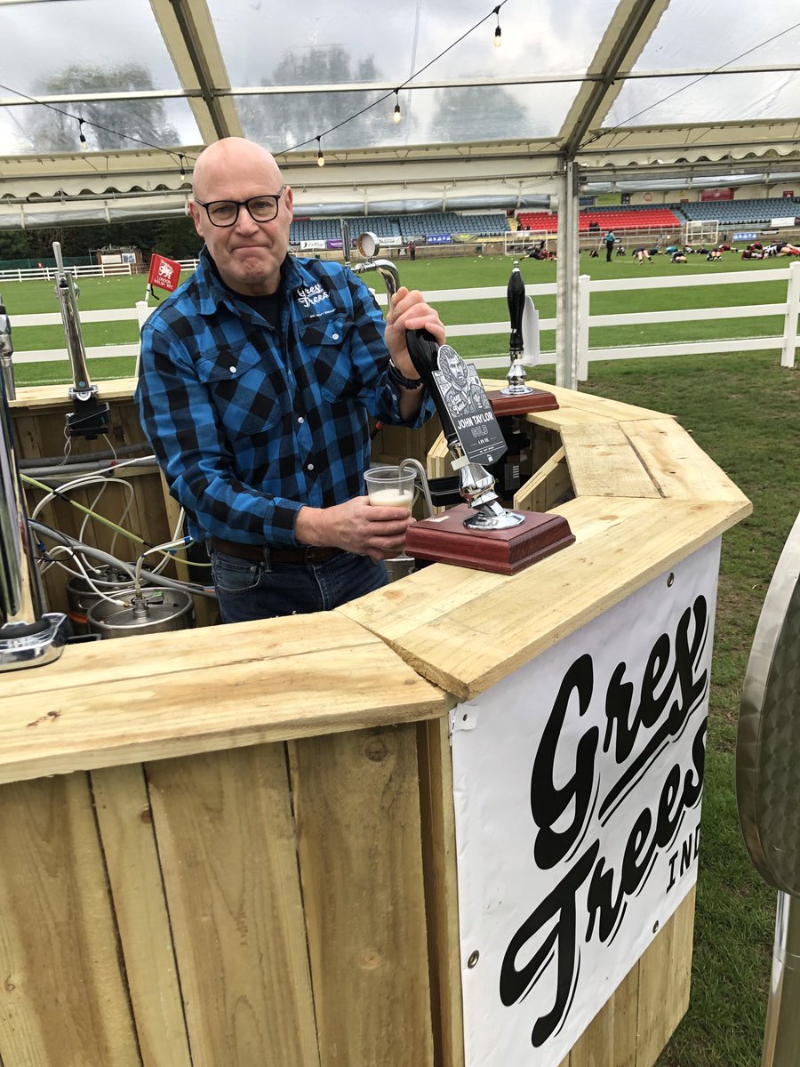 DewiTheDragon tweet media