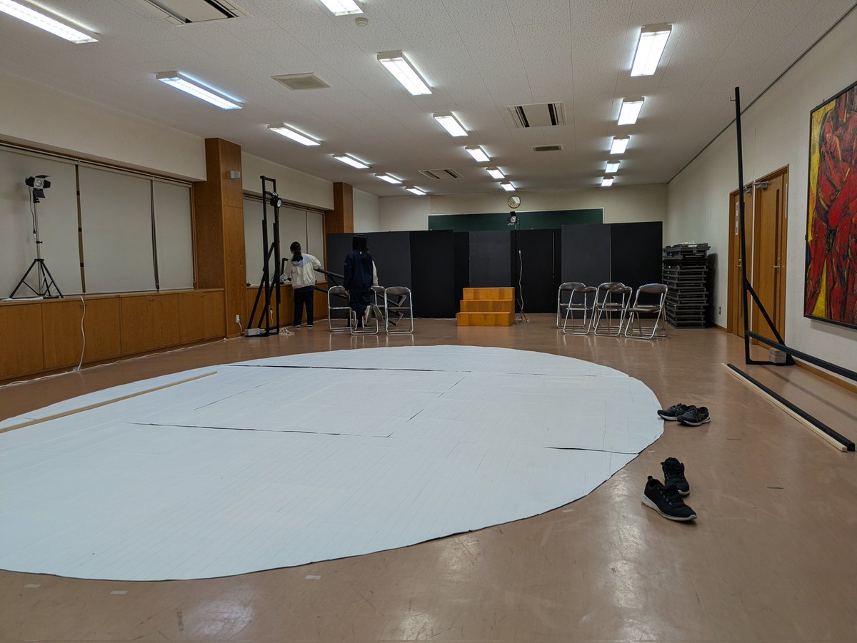 ueda_engekihan's tweet photo. 秋を飛ばして冬公演🍁❄️
準備が着々と進んでいます！
���ズムを取るって難しいですね… https://t.co/sYxkg4DEsi