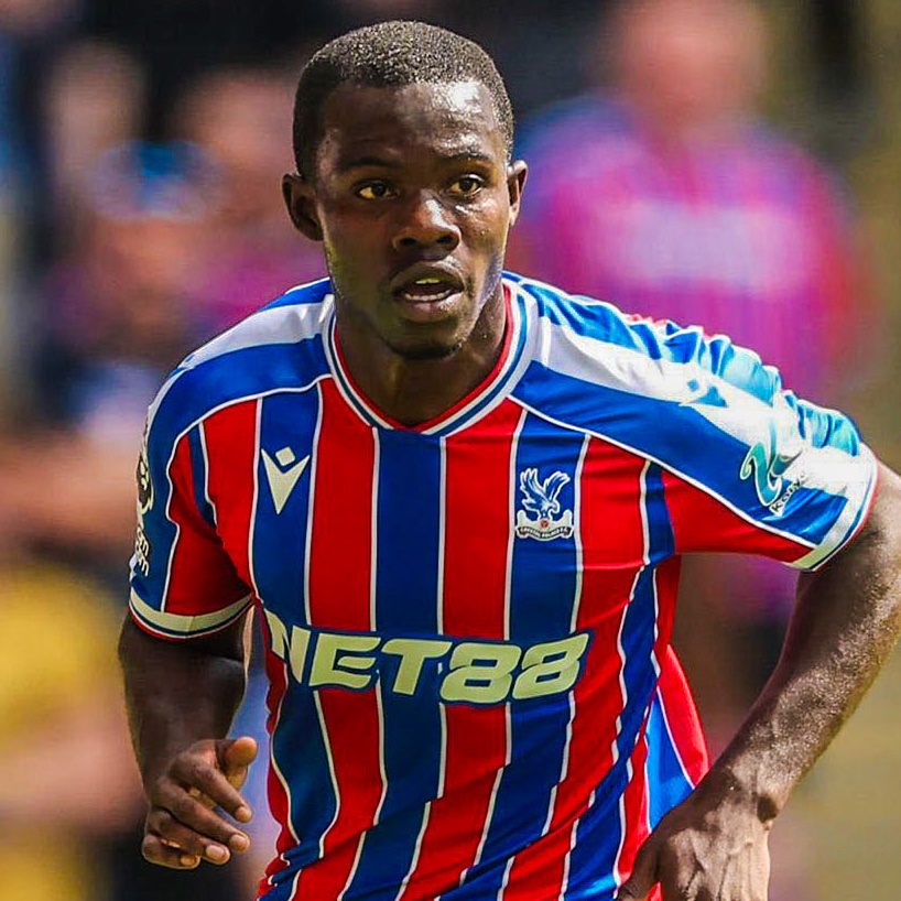 🔴🔵 𝐎𝐅𝐅𝐈𝐂𝐈𝐀𝐋 | Tyrick Mitchell (26) has made 200 appearances for Crystal Palace! 🏴󠁧󠁢󠁥󠁮󠁧󠁿

He is a Crystal Palace academy graduate, great milestone for him. 👏
