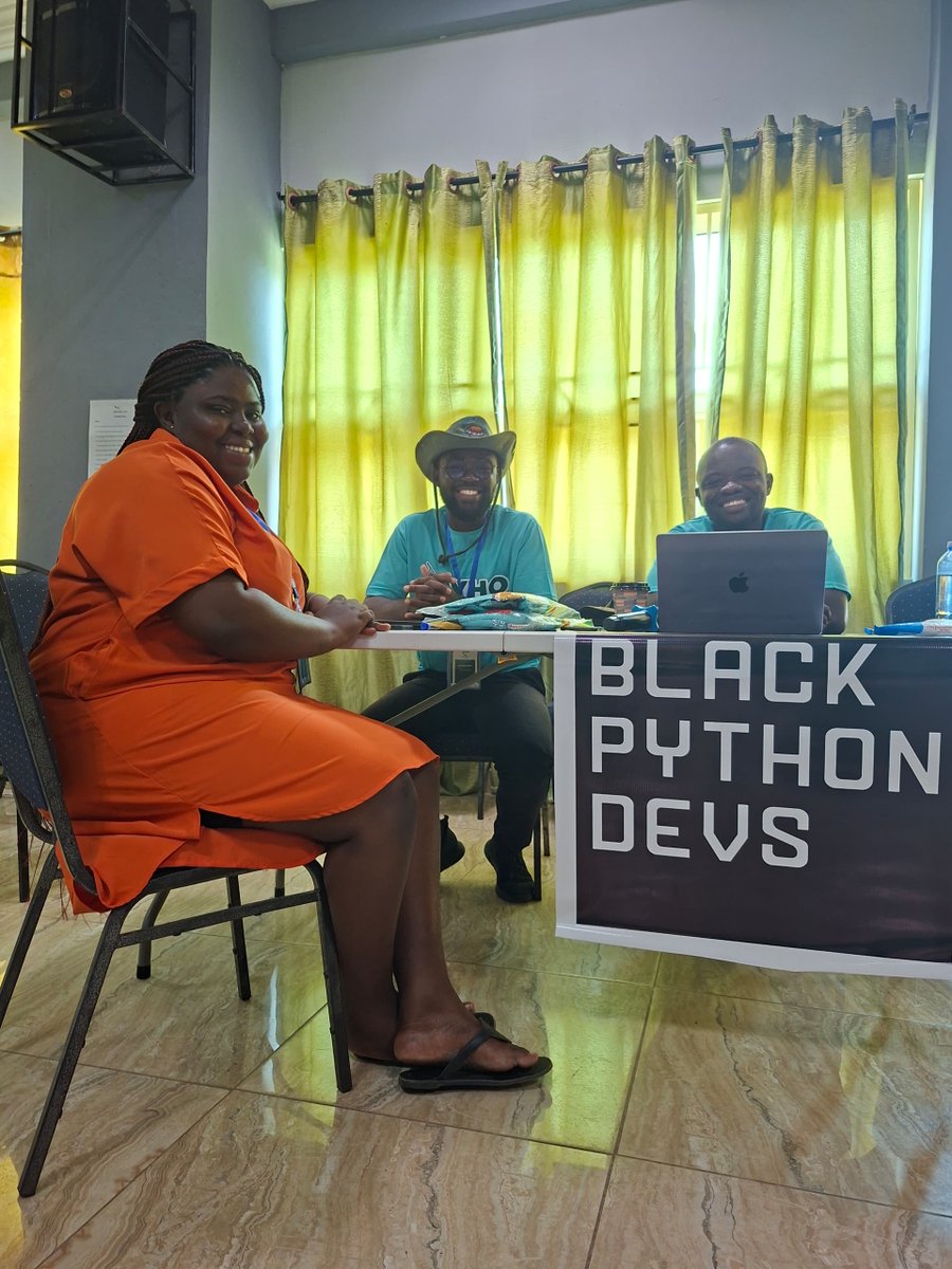 PythonHo's tweet image. “Representation. Inclusion. Empowerment.” ✊🏾
The @blackpythondevs showed up and stepped up at #PyHo2025 - building community, sparking conversations, and celebrating diversity in tech.
Because when everyone’s voice is heard, we all build better. 💚🐍
#PyHo2025 #BlackPythonDevs