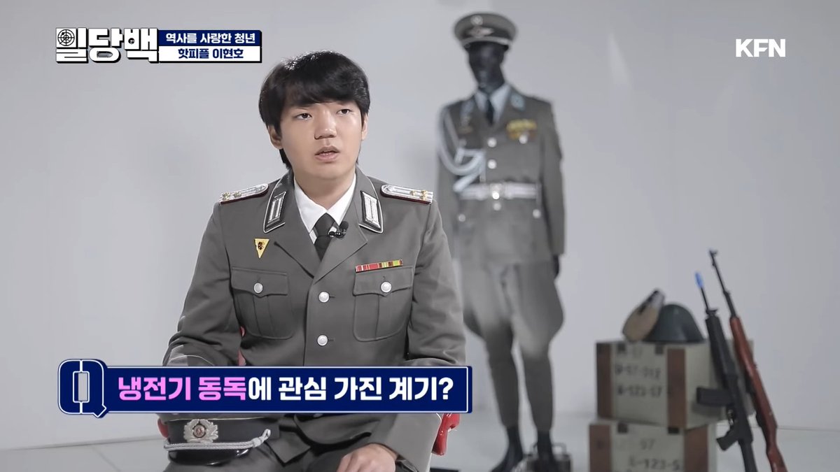 MapleKestrel's tweet image. 반갑습니다, 실명으로 찾아뵙네요.
작게, 그저 하나의 호기심으로 시작한 이 취미에 이렇게 큰 열매를 맺게 되다니 영광입니다.

이 자리를 만들어주신 @yeonsooyura
크나큰 감사의 인사를 남깁니다.

앞으로도 더욱 발전한 모습으로 찾아뵙겠습니다.

미하일 올림.

링크: youtu.be/6VEiHOMMrPU