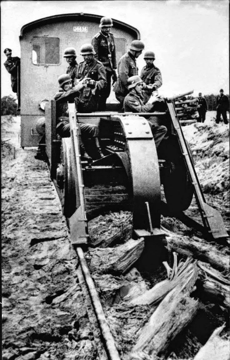 kroschel's tweet image. How it started / how it ends.