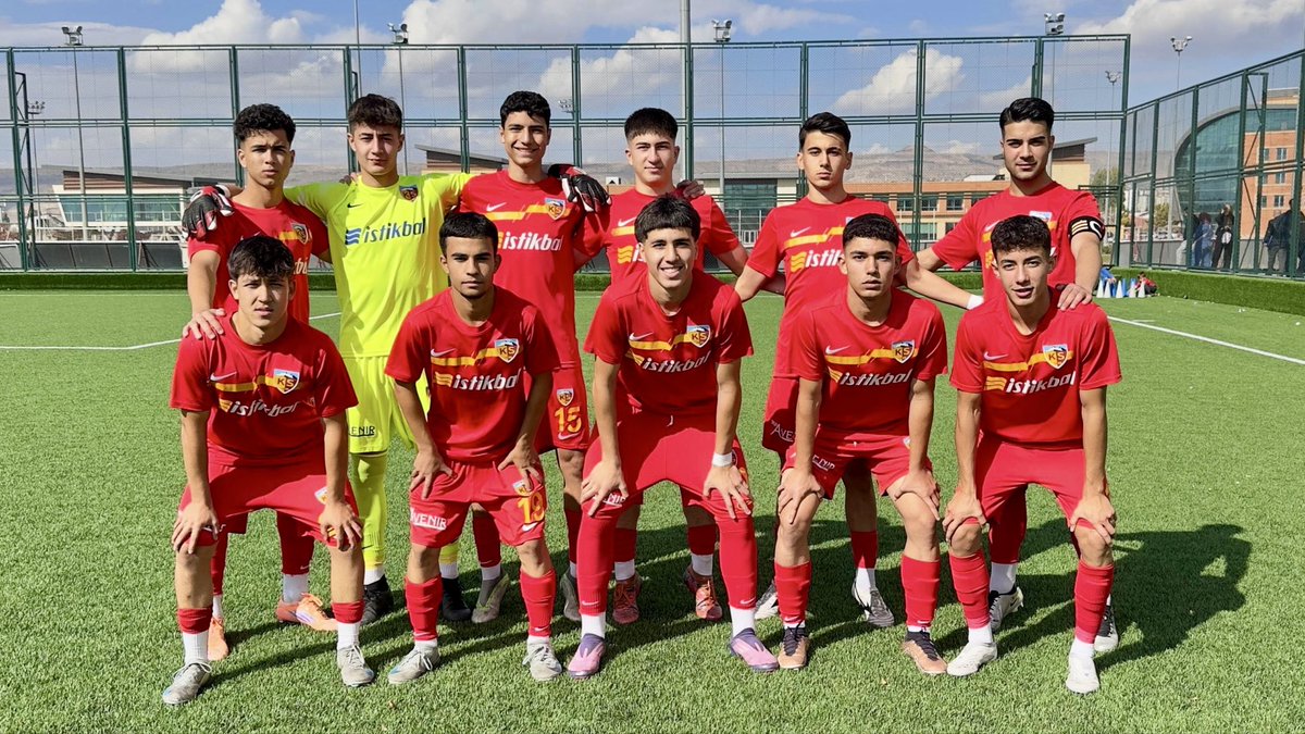 🏆 U17 Gelişim Ligi 6. Hafta 
🔚 Maç Sonucu 
🔴 Zecorner Kayserispor: 8
🔵 Etimesgut Spor Kulübü: 0
⚽️ Gollerimiz
10’ Ahmet Hüseyin Altun 
15’ 60’ Hacı Alperen Akyüz 
20’ Yiğit Ata Türk 
52’ İbrahim Yıkın
57’ Berat Altıparmak
85’ Çağrı Furkan Solmaz
90’ Recep Eryılmaz