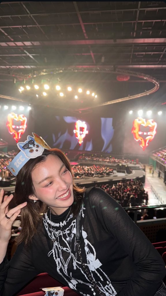 LingOrm_TagTrend 📈 (@lingormtagtrend) on Twitter photo ในที่สุดน้องออมก็แบ่งรูปให้แม่ดูแล้ว กรี๊ดดดดดดดดดด 😭😭😭😭
ZEENUNEW 2ND CONCERT
#ZNNCrazyInLoveConcert
#LingOrm #หลิงออม ในที่สุดน้องออมก็แบ่งรูปให้แม่ดูแล้ว กรี๊ดดดดดดดดดด 😭😭😭😭
ZEENUNEW 2ND CONCERT
#ZNNCrazyInLoveConcert
#LingOrm #หลิงออม