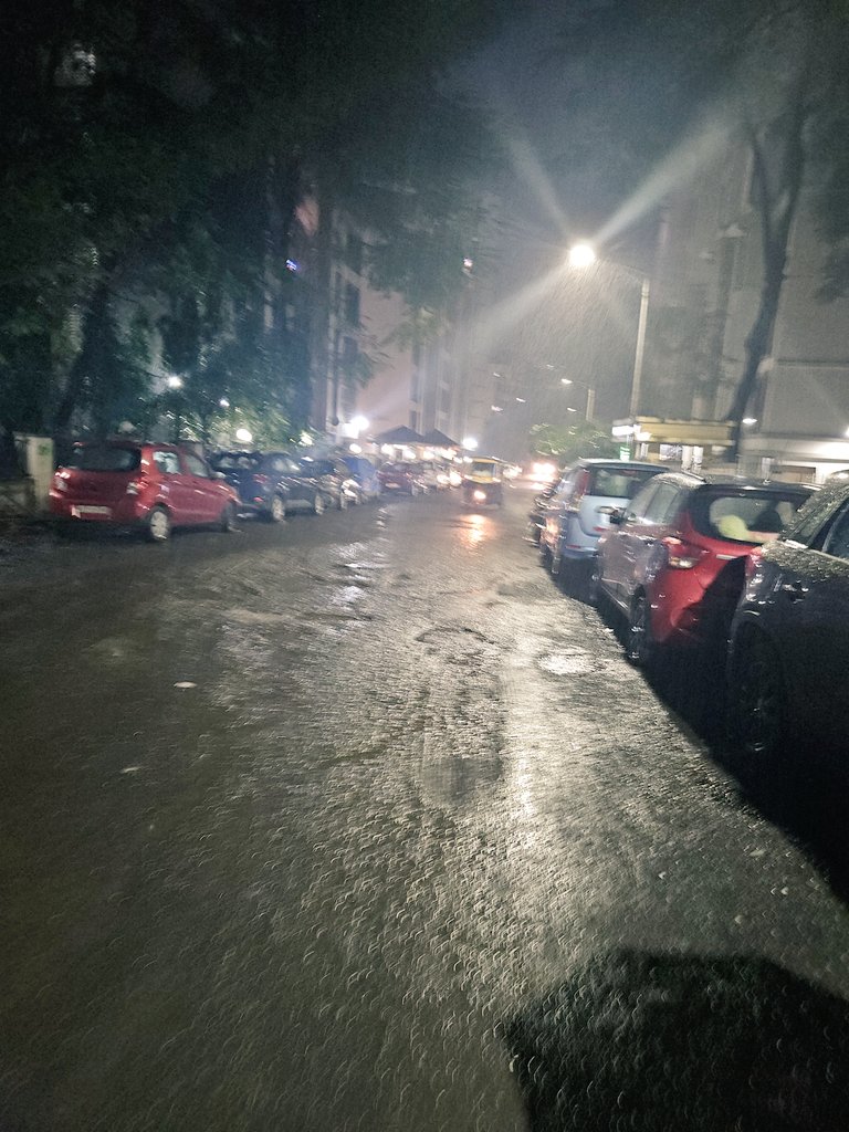 axlwrose2001's tweet photo. walk to the liquor store in the rain — top 10 experiences https://t.co/yR6EFUbTTb