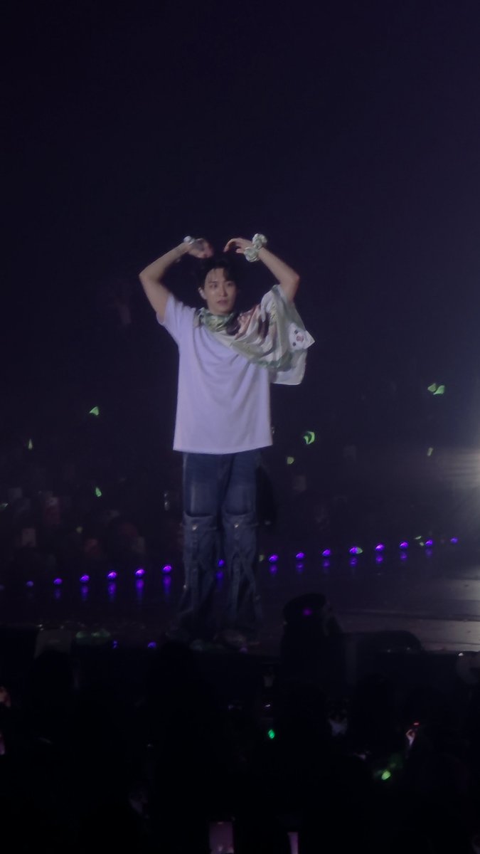 ยองแจพูดขอโทษทั้งคอนเลย ยิ่งก่อนลงเวทียิ่งขอโทษหลายรอบ ยองแจกลัวอกซ.จะไม่มาวันพรุ่งนี้เพราะวันนี้คอนค่อนข้างที่จะเล่นอะไรได้ไม่ค่อยสุด แถมอังกอร์ยองแจยังเล่นแค่ 4 เพลงเอง ประโยคที่ยองแจพูดว่า "ทุกคนเข้าใจความรู้สึกของผมใช่มั้ยครับ" คืออกซ.ทุกคนเข้าใจมากๆ ㅠㅠ