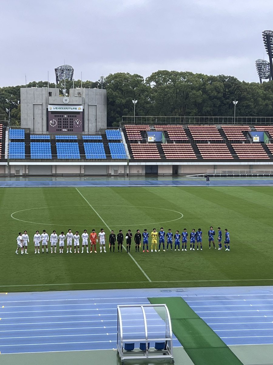 t_machida_fb's tweet image. #スタッフ倉田のサッカー日記
神奈川県高校サッカー選手権予選準々決勝

桐蔭学園vs湘南工科大

試合観戦に行きました🙋‍♂️
結果は3-0で桐蔭学園が準決勝進出です！

久しぶりの高校サッカーは青春が沢山詰まっていました…😭

神奈川は果たしてどこが優勝するのか注目です！！

#高校サッカー　#選手権