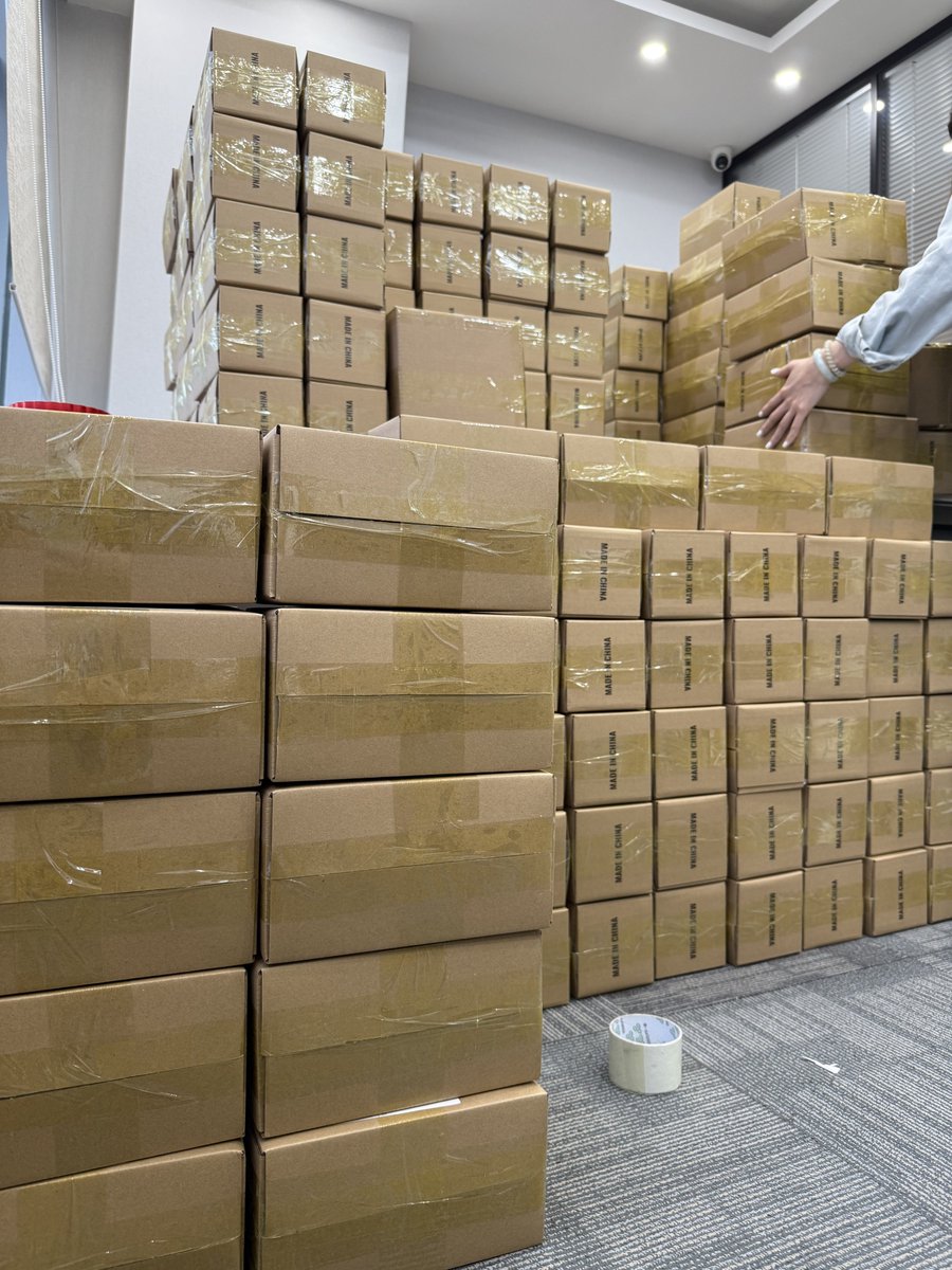 MANGMI_Official's tweet image. Our warehouse is buzzing with action! 💪
The MANGMI team’s working overtime to make sure every #AIRX gets shipped out fast.
Stay tuned — your handheld is on its way! 🚀
#MANGMI