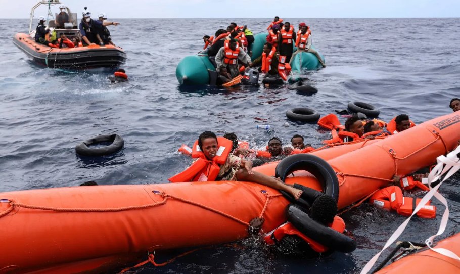 المديرة العامة للمنظمة الدولية للهجرة تحذّر من أن المهاجرين في #ليبيا يواجهون «أصعب الظروف»في شمال أفريقيا
اختطاف، ابتزاز، عنف، وغرق في البحر... واقع مؤلم يعيشه الآلاف ممن حلموا فقط بعبور آمن نحو أوروبا
وتدعو المنظمة إلى حلول إنسانية وتعاون دولي أكثر شمولًا
#الهجرة #الأمم_المتحدة