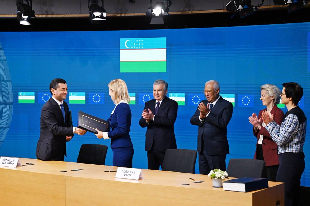 SamuelJsdv's tweet photo. #Uzbekistan🇺🇿 & #EU🇪🇺 sign comprehensive, privileged & historic agreement called #EPCA👇

🌐 WHAT IS EPCA?

• Extremely comprehensive agreement including regulatory frameworks, security, political, institutional-legal, climate-environmental, consumer protective, labour, social, transport, infrastructure, digital, water management, critical minerals, energy, trade and economics of supply chains.

🌐 WHO HAS #EPCA 🇪🇺 IN CENTRAL ASIA? 

• Only #Kazakhstan 🇰🇿 and Kyrgyzstan 🇰🇬. In 2015 Kazakhstan signed EPCA with EU 🇪🇺 and it has only seen growth since: 3.61+% average between 2020-2025. 

• Its GDP per capita has nearly doubled in 5 years from 9000$ (2020) to 15000$ GDP per capita in 2025, since EU 🇪🇺 has become Kazakhstan’s 🇰🇿 main trade partner (replacing Russia 🇷🇺 and China 🇨🇳 as main trade partners).

🌐 UZBEKISTAN CONNECTS EPCA & GLOBAL GATEWAY 💶🌍

• Uzbekistan 🇺🇿 under President #Mirziyoyev has begun its strategic diversification of security and economic partners: choosing new major economic and defence partners like the EU 🇪🇺 as well as close partners like Türkiye 🇹🇷 and other regional neighbours in Central Asia. This is part of #MultiVector and #EU 🇪🇺supported #CentralAsiaIntegration strategy where #TransCaspian connectivity and transport creation complements new trade, energy and economic relations through #GlobalGateway 🇪🇺🌍 assisted by partnerships in #EPCA. 

• #EPCA makes business easier in Uzbekistan 💶🌍 increasing foreign investment, improving labor and social standards, while revitalising trade in textile, minerals and other areas like fruits and agriculture, as well as new clean energy ♻️ and 🏭🏗️ industry.

Congratulations to all sides 🇪🇺🇺🇿 who spent long months (and years) negotiating this important deal 🎉👏💐

@Trade_EU @eu_eeas @president_uz @EU_Tashkent @EU_Partnerships @eucopresident @vonderleyen @kajakallas @FM_Saidov @PeterisUstubs @UzEmBenelux @EU_Commission @EUinKazakhstan @EUinTajikistan @EUinKyrgyzstan @EU4Turkmenistan