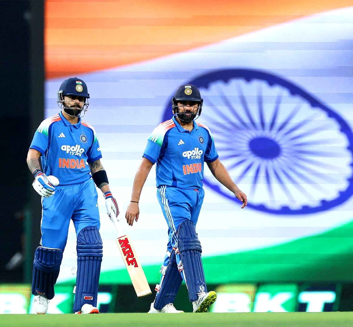 _nileshkrsingh_'s tweet image. No Caption Needed...🇮🇳 #roko 
#ViratKohli𓃵 #RohitSharma𓃵