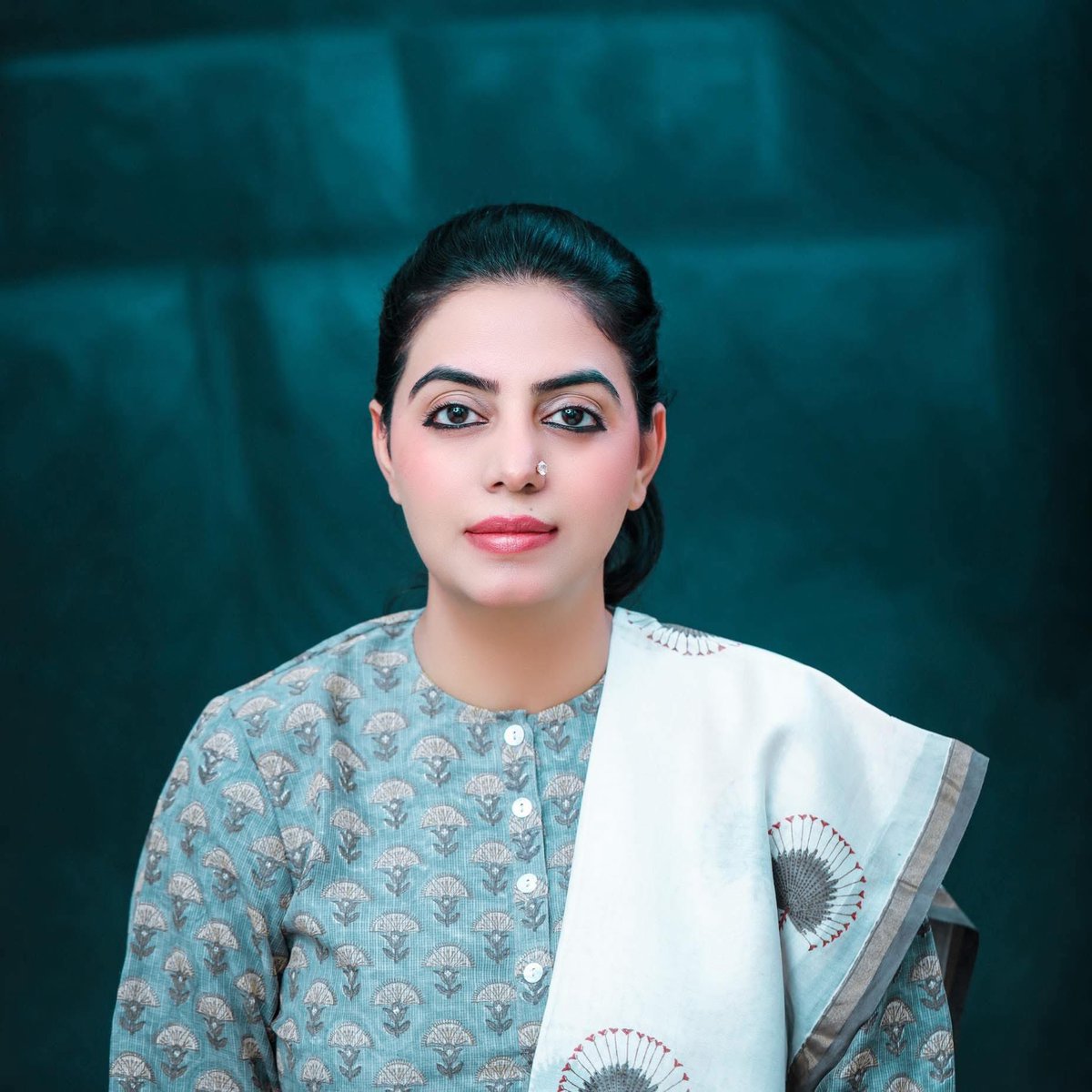 अखिल भारतीय कांग्रेस कमेटी के सचिव,जम्मू कश्मीर सह प्रभारी,ओसियां से पूर्व विधायक सुश्री दिव्या जी मदेरणा को जन्मदिन की हार्दिक बधाई एवं शुभकामनाएँ।

मैं ईश्वर से आपके उत्तम स्वास्थ्य एवं दीर्घायु जीवन की कामना करता हूं।
<a href="/DivyaMaderna/">Divya Mahipal Maderna</a>