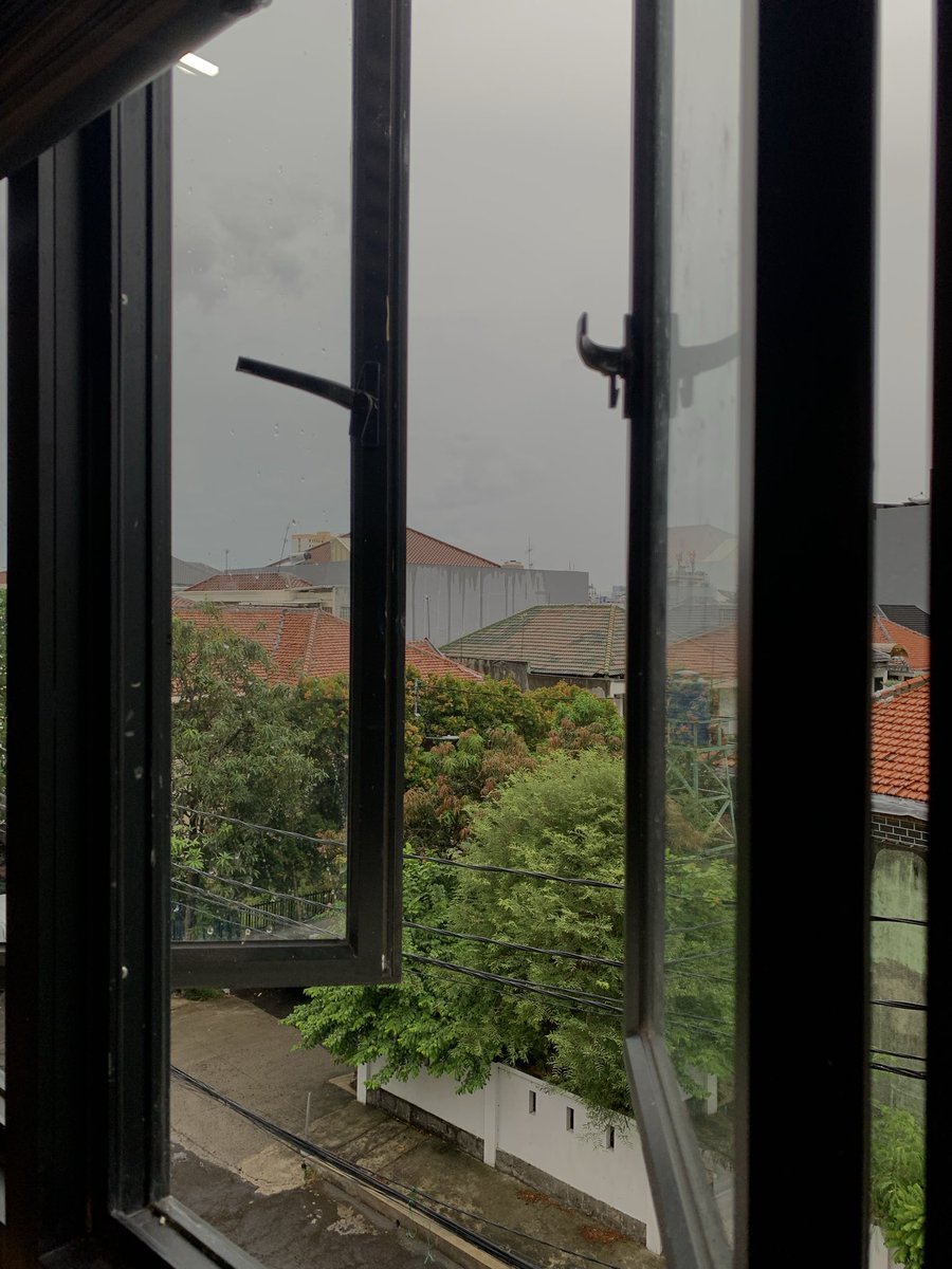 milofyou's tweet photo. jakarta abis ujan https://t.co/Vczxmua1tV