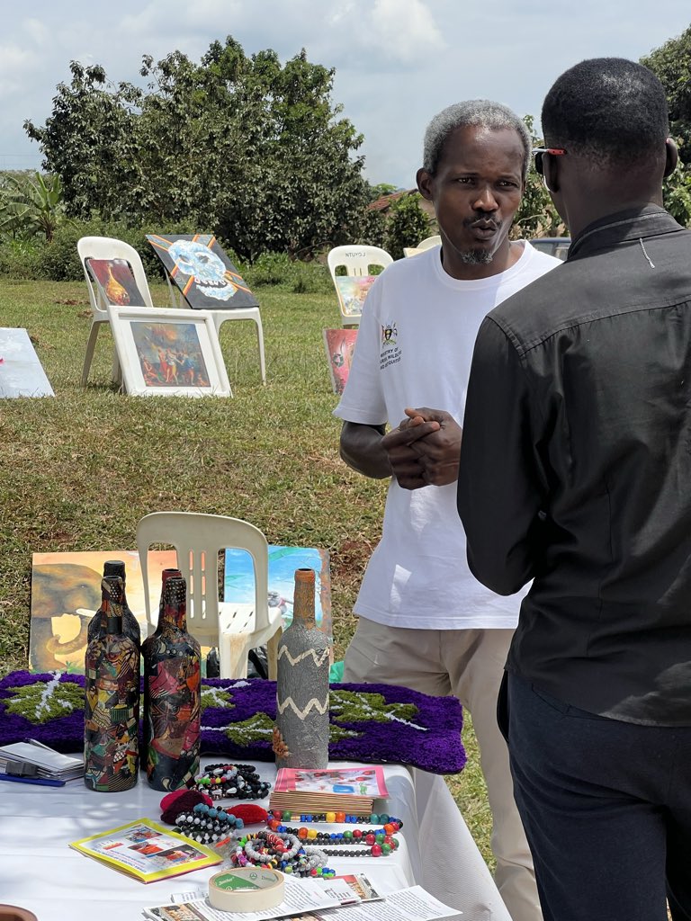 We are at the #HumanRightsArtsFestivalUg 4️⃣ edition in Jinja at the <a href="/RailwaymuseumUg/">The Uganda Railway Museum</a>. our powerful weapon is Art we use to defend Human rights

<a href="/eavisualarts/">East Africa Visual Artists-EAVA Artists</a>