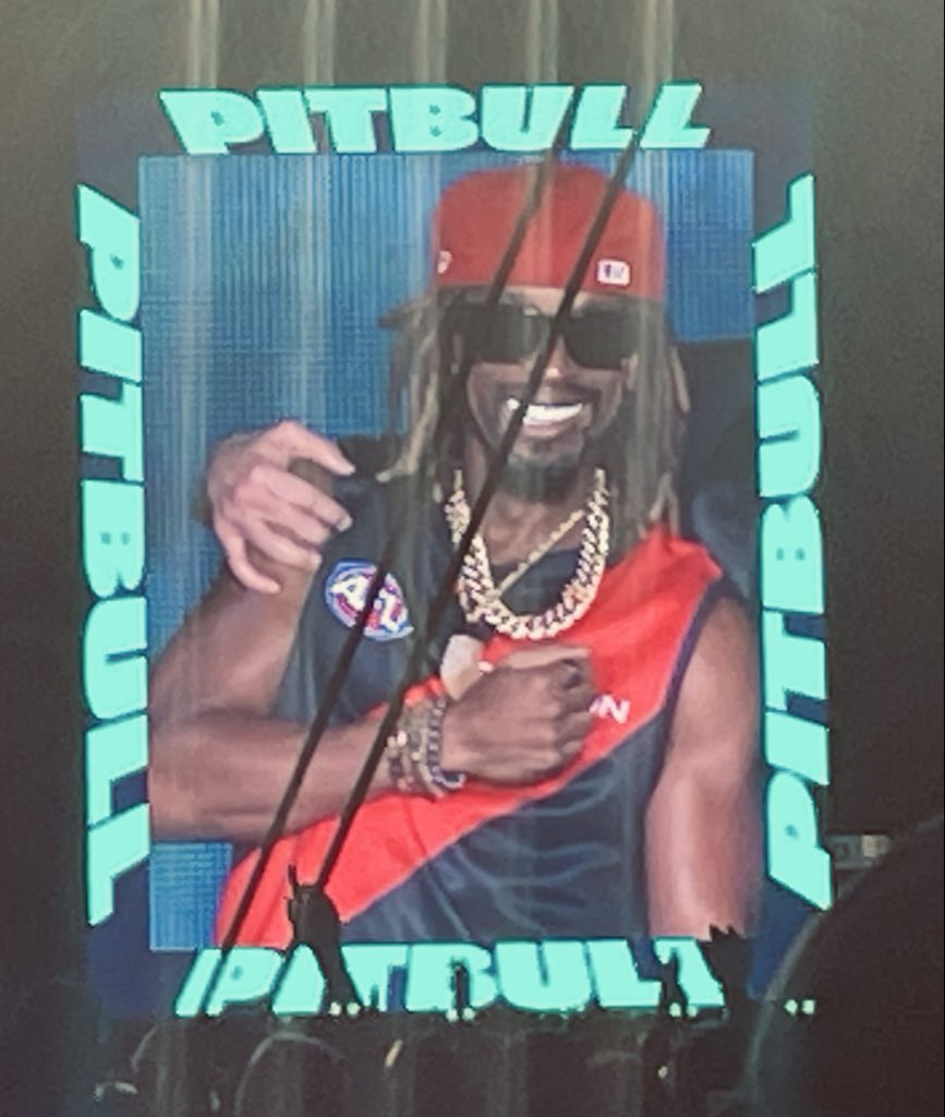 podes17's tweet image. Lil Jon is a @essendonfc supporter!! 🔴⚫️👌🏻👌🏻