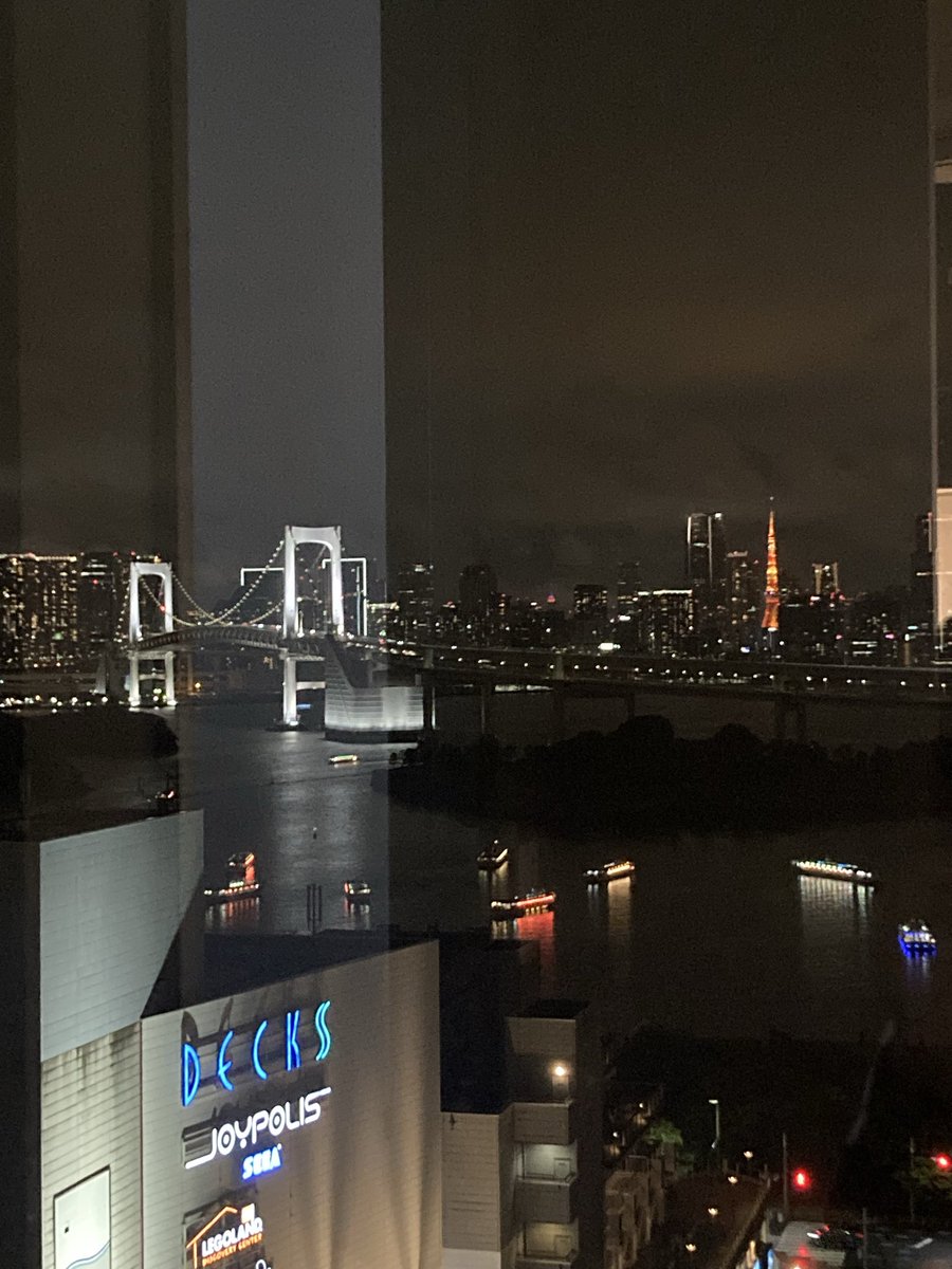 お台場の夜景と共にビール飲んでピザ食べながらeスポーツ観戦🔥🚀

#NEOで熱狂