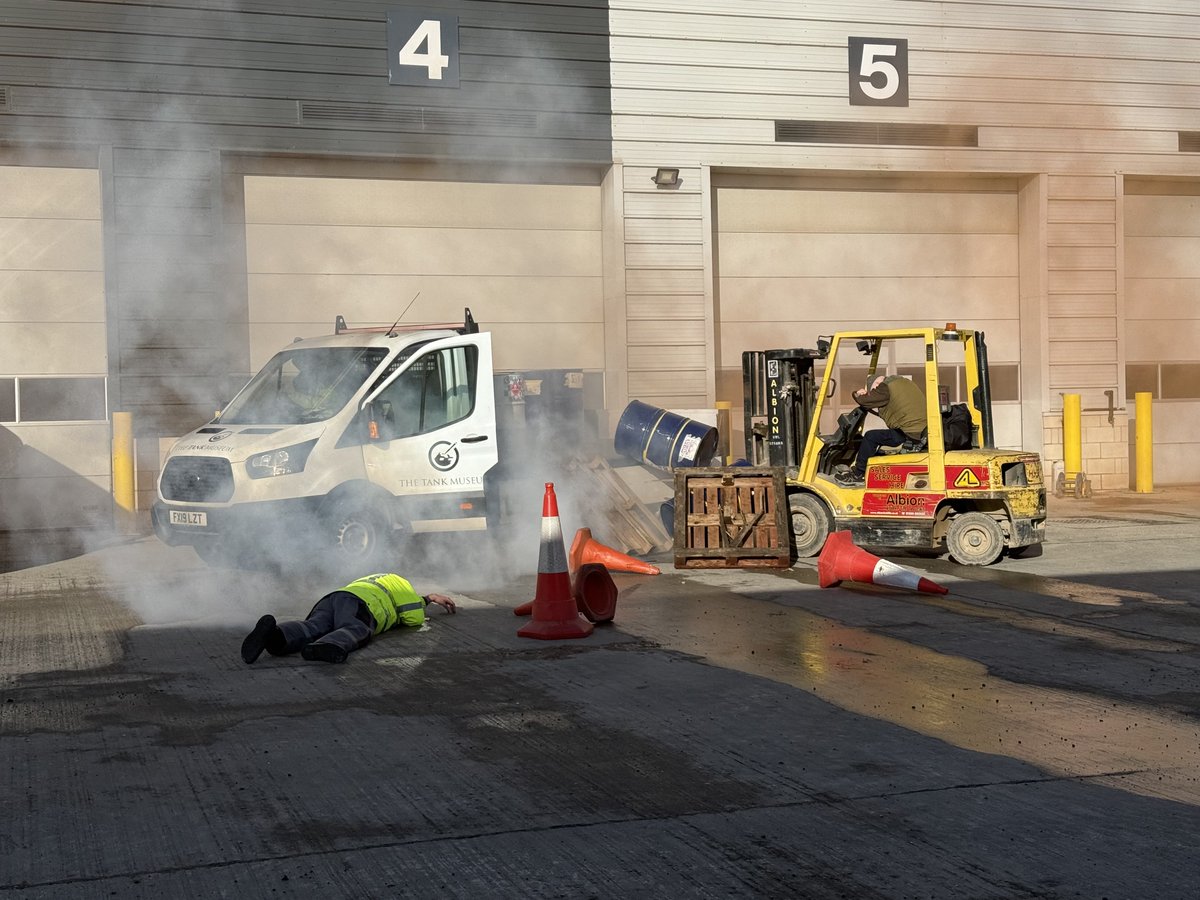 DorsetSpecials's tweet photo. 🚨 #Emergencyservices, took part in a training exercise at The Tank Museum this week to test response to a simulated chemical leak. Dorset Police, Fire, Ambulance, Search & Rescue, BU paramedics and a Special worked together. 👮♂️🚒🚑 #police #SpecialConstable #dorset #dwfire https://t.co/z2LrknwokC