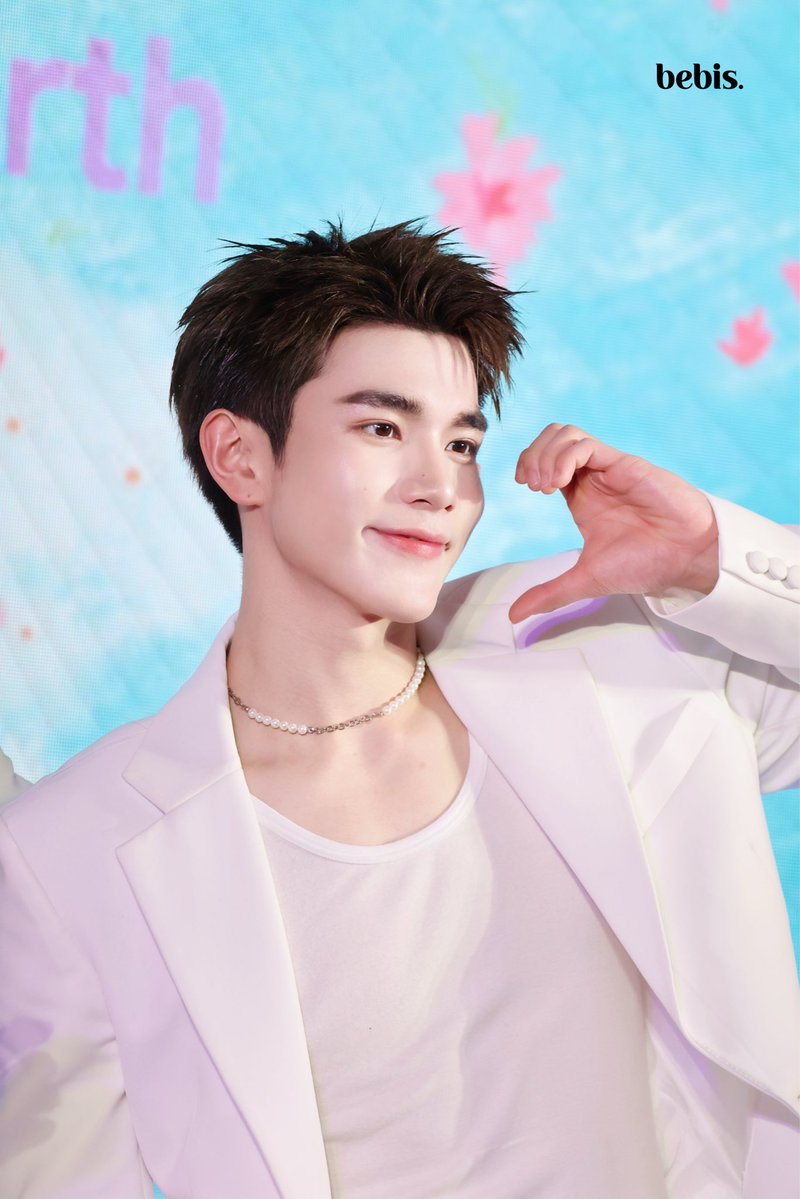 ใจจาแตก 🫠💘

FEEL THE BLOOM WITH GEMINI FOURTH

#KingStellaxGeminiFourth  
#fourthnattawat <a href="/tawattannn/">FOURTH</a>