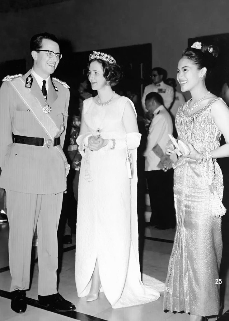 Imperial Material ♚ (@royalistinusa) on Twitter photo 