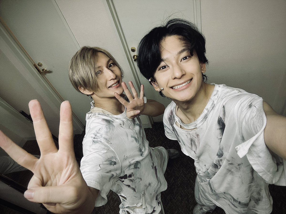 hashimotoshohey's tweet photo. 言式「んもれ」
夢中です、毎日毎日

充実した日々にありがとうを。

いよいよ明日で終幕かぁ、、
儚いね、儚いよ。

だからこそ
楽しもうね、楽しもうよ。

 #ゲンシキ https://t.co/5WwijKEoAG