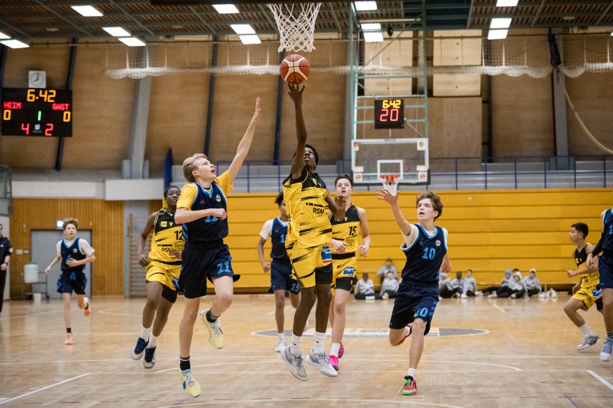 Basketball-Deutschland gastiert in Ludwigsburg. Schön, dass ihr alle da seid! 

📸: Sandy Dinkelacker | #turbofürtalente