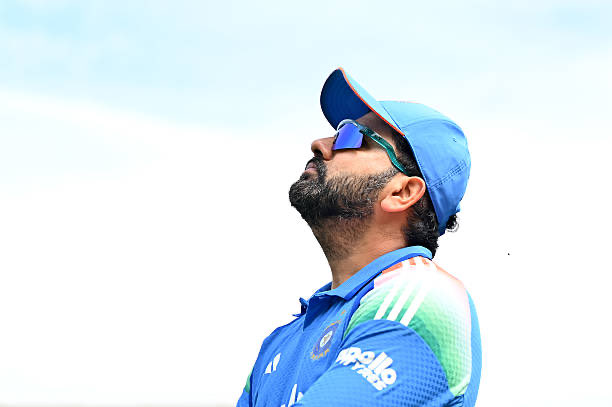CricCrazyJohns's tweet image. Abhishek Nayar said "Three months of Hardwork, not eating his favourite food, training hard - maybe you will see few more kilos down when we see him play next time.
ROHIT SHARMA IS ON A MISSION 🥺