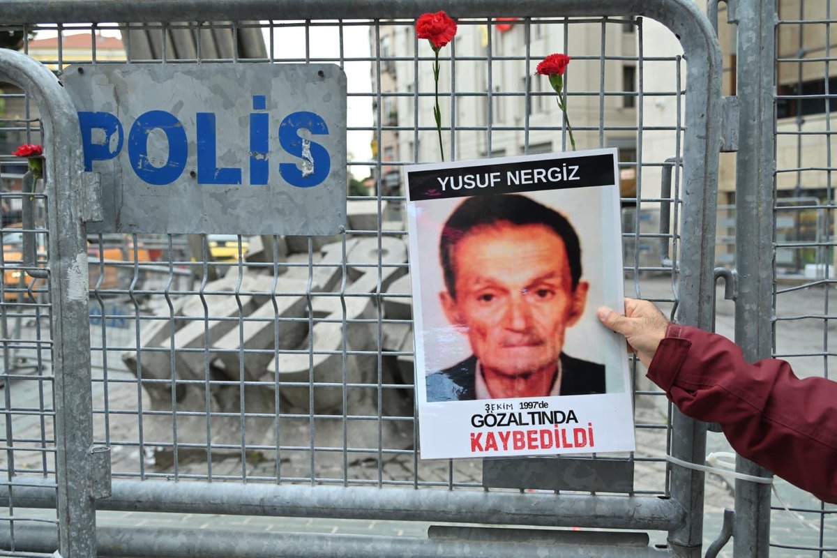 Kaç yıl geçerse geçsin; Yusuf Nergiz için, tüm kayıplarımız için, adalet istemekten, devletin evrensel hukuk normları içinde hareket etmek zorunda olduğunu hatırlatmaktan vazgeçmeyeceğiz.

#CumartesiAnneleri1074Hafta