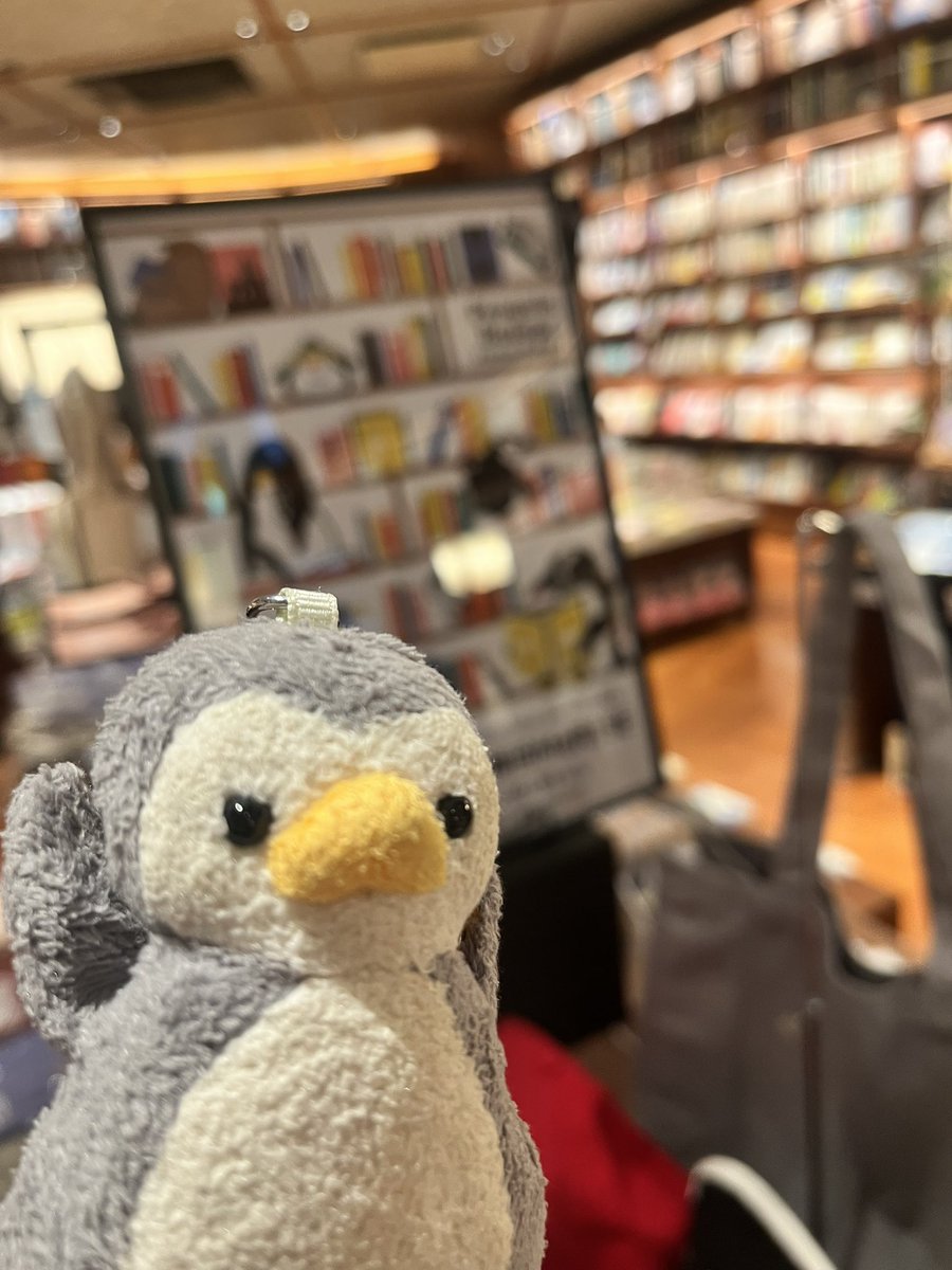 simple_code's tweet image. 梅田ペンバザ。ペンギンライト💡✨