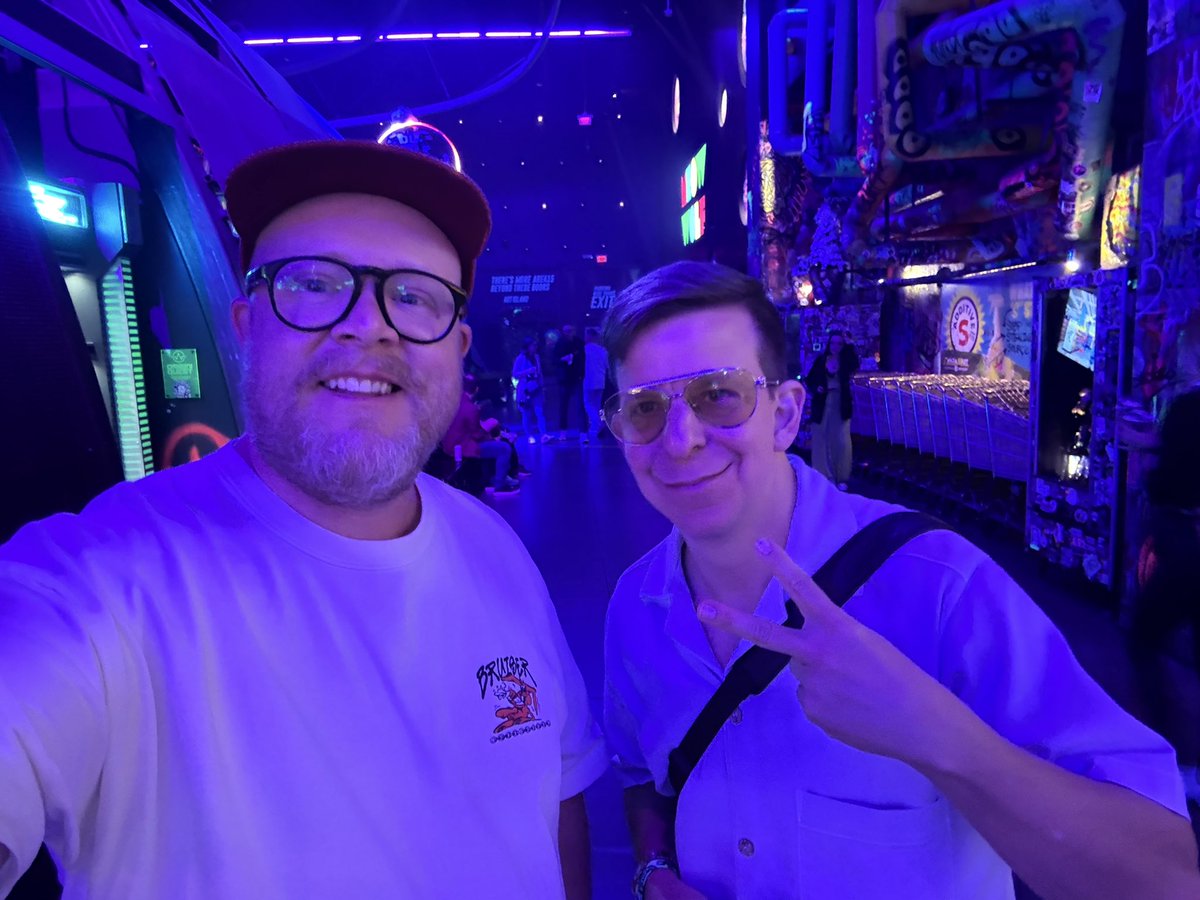 pyra_m1d's tweet image. Yo I can’t believe @chooserich asked ME for a picture.
