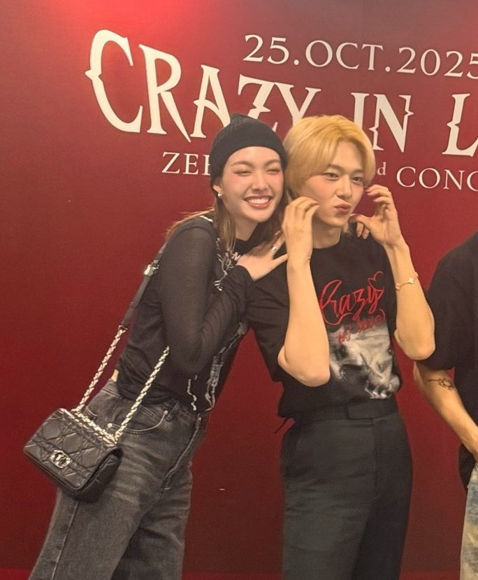 อั้ยเด่กสองคนนี้น่ารักมาก 🤏🏻

ZEENUNEW 2ND CONCERT
#ZNNCrazyInLoveConcert