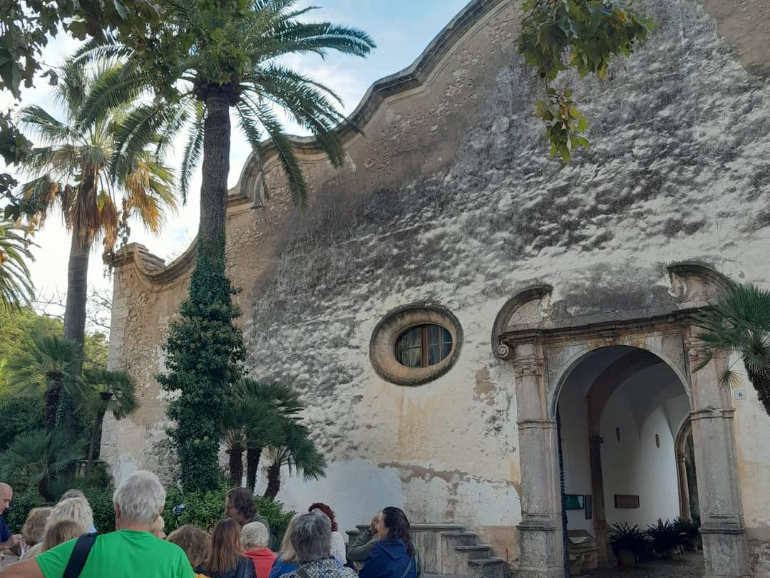 AjStaMariaCami's tweet image. #cultura #sortides
Avui dematí hem visitat les cases i els jardins d’Alfàbia guiats per Tomàs Vibot.