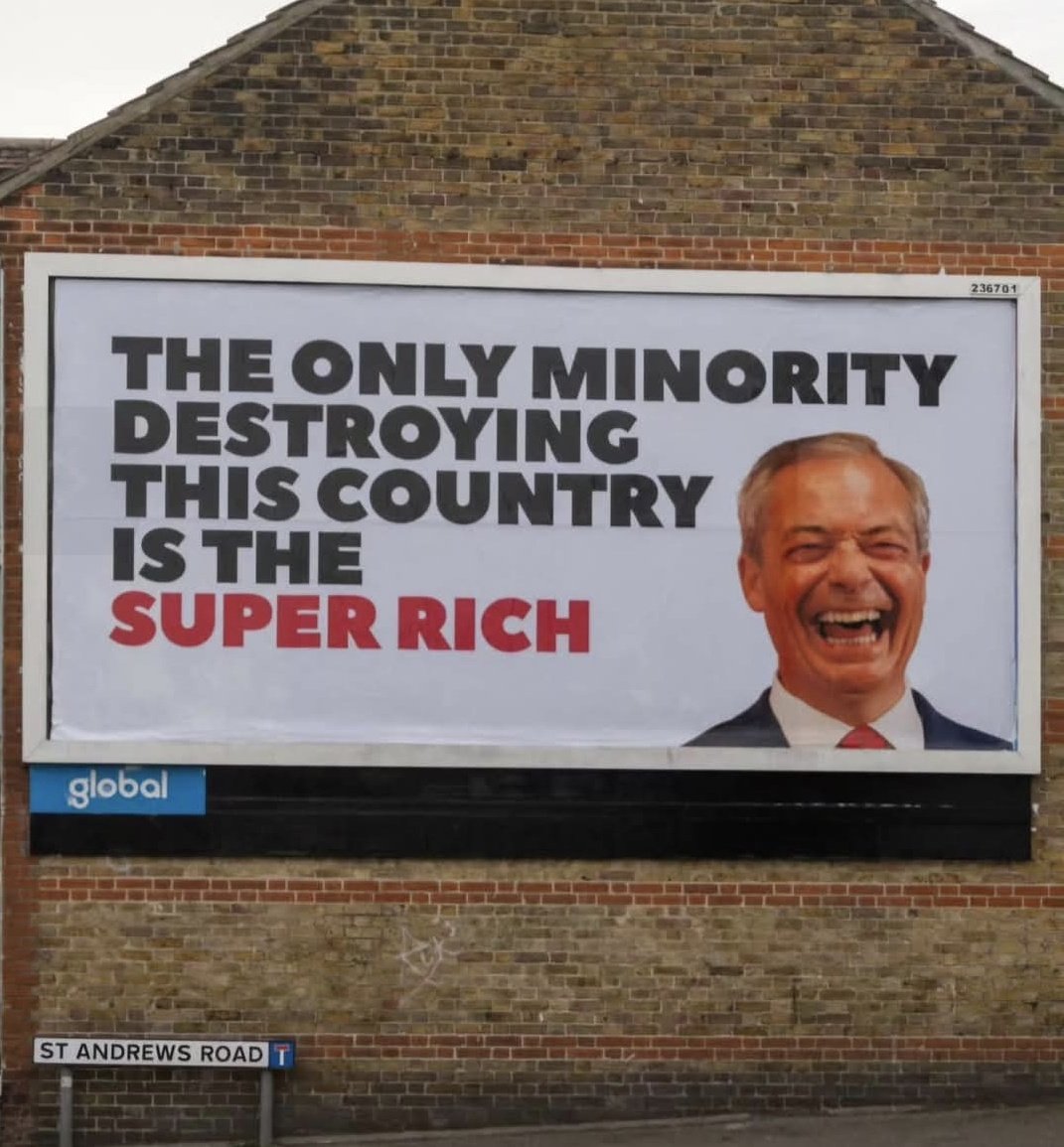 docrussjackson's tweet photo. Michael Gove is The Spectator Editor, which is owned by Islamophobic billionaire "Christian" hedge-funder Paul Marshall, who also owns GB "News", which employs 60% of Reform UK's MPs and constantly platforms the other two, one of which is Old Etonian "Christian" Danny Kruger. 🤑 https://t.co/A9D0InJGPL