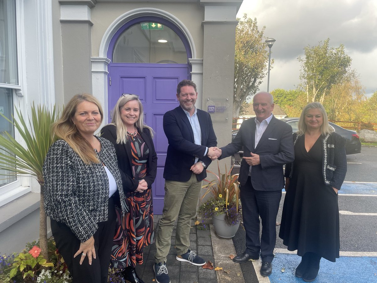BernardGloster's tweet photo. Great 2 day visits to health services in Cork & West Cork. Day 1 with @Stephenteap @CorkARCcancer Day 2 Bantry Primary Care then Bantry Hospital and Mental Health. Finished the day at Ballincollig Integrated Service (ICPOP) organised by the wonderful @GemmaMcCarthy18 Thanks all  @HSESouthWest @Priscilla1Lynch Back on the road next few weeks to catch up with more @HSELive front line staff. More pics over on @LinkedIn