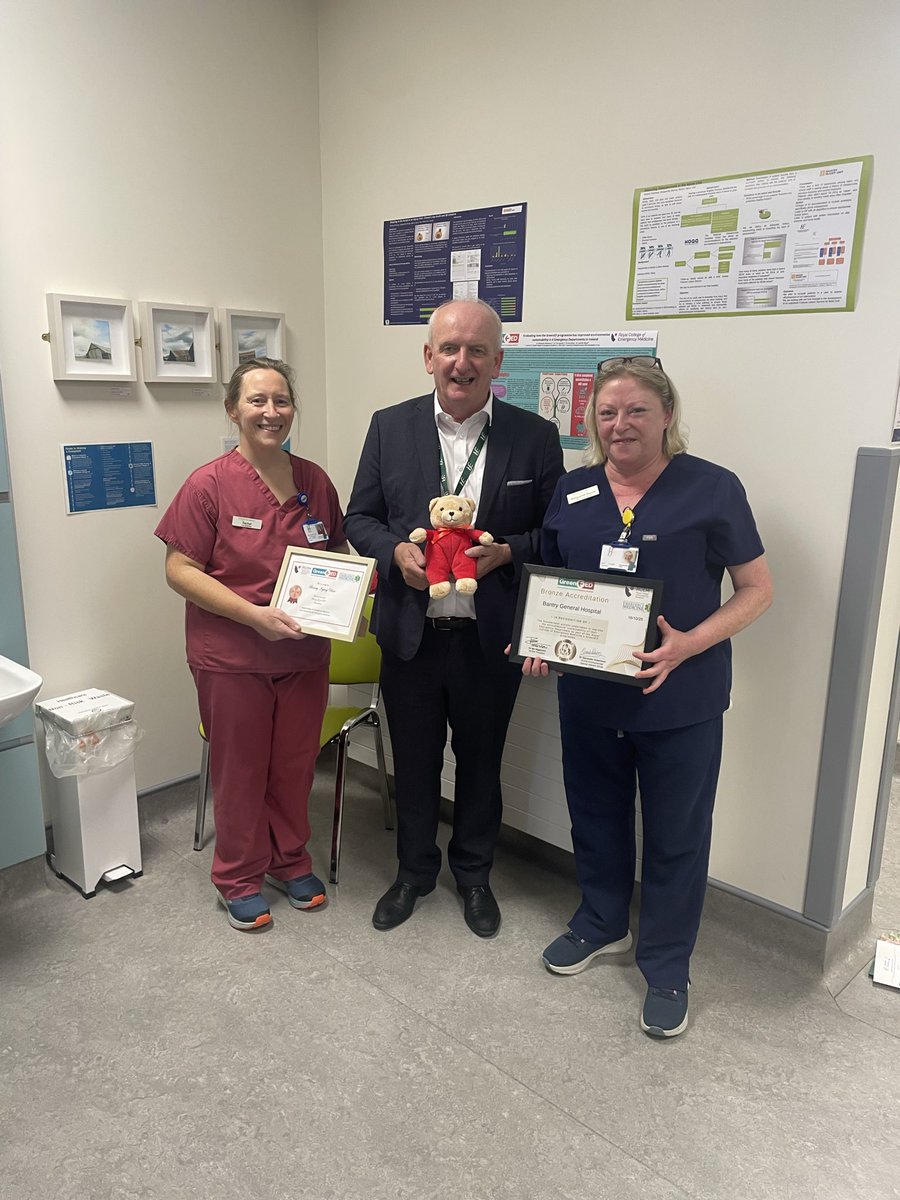 BernardGloster's tweet photo. Great 2 day visits to health services in Cork & West Cork. Day 1 with @Stephenteap @CorkARCcancer Day 2 Bantry Primary Care then Bantry Hospital and Mental Health. Finished the day at Ballincollig Integrated Service (ICPOP) organised by the wonderful @GemmaMcCarthy18 Thanks all  @HSESouthWest @Priscilla1Lynch Back on the road next few weeks to catch up with more @HSELive front line staff. More pics over on @LinkedIn