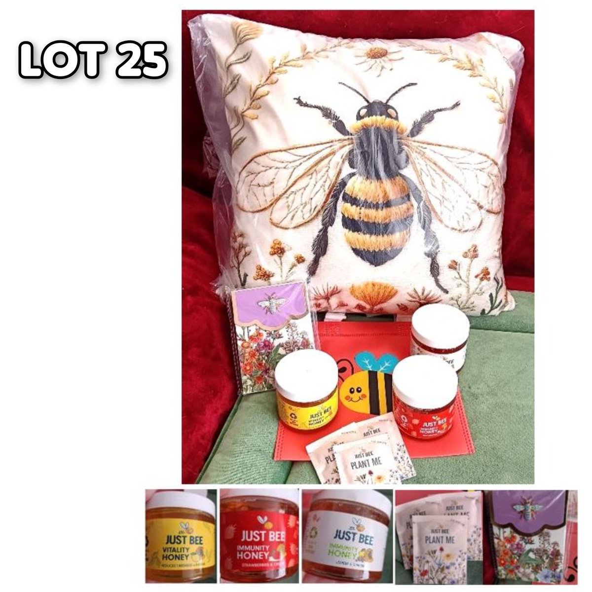 Nesquik1962's tweet image. Maybe you are looking for a gift for #Christmas why not have a look on #HelpAnimalsUK on facebook who have a #AutumnAuction for #pet &amp;amp; #wildlife #rescues. Get a gem &amp;amp; do a good deed &amp;amp; bid on a lot. Some lots are allotted others you can choose from a list.
facebook.com/share/p/1A9tWW…